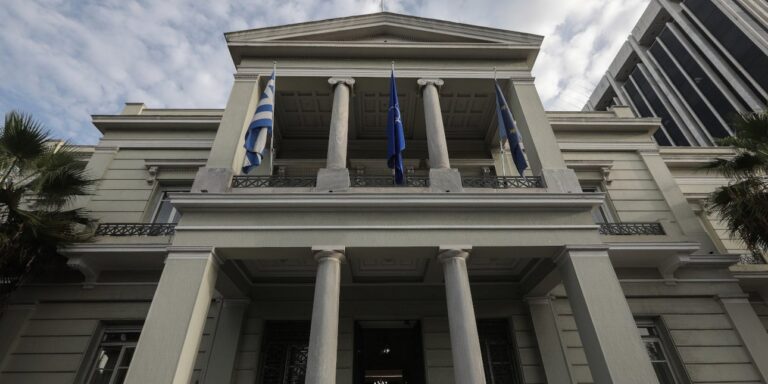 Η Ελλάδα Καταδικάζει τις Επιθέσεις των Χούθι στη Σαουδική Αραβία