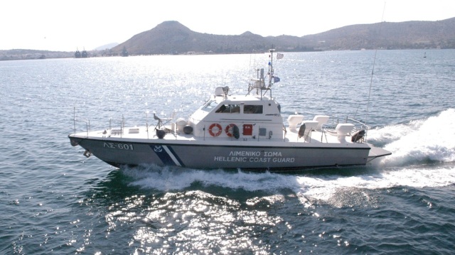 Φωτιά σε ιστιοφόρο ανοιχτά της Λέσβου: Ασφαλής η εκκένωση του μοναδικού επιβάτη