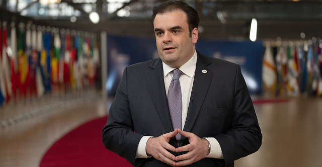 Πρόωρη αποπληρωμή 2,5 δισ. ευρώ στο EFSF: Σήμα εμπιστοσύνης ή οικονομική πίεση;