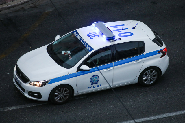 Τμήμα όλμου στον Πειραιά διακόπτει τη κυκλοφορία στη Δραγατσανίου