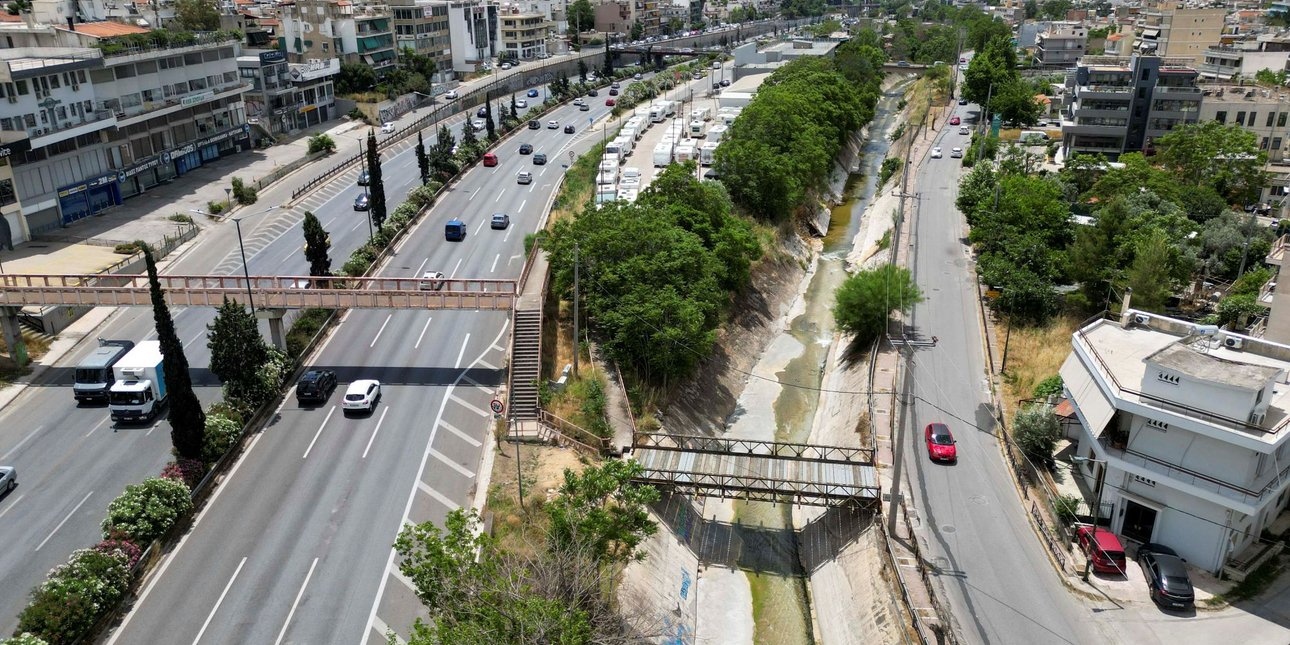 Νέα πεζογέφυρα πάνω από τον Κηφισό: 11 χρόνια μετά επανασυνδέει τις κοινότητες Νέας Φιλαδέλφειας και Αγίων Αναργύρων