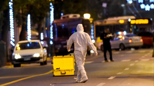 Χειροβομβίδα στο κέντρο της Αθήνας: Κλειστοί δρόμοι και επανάληψη επιθέσεων σε καφετέριες