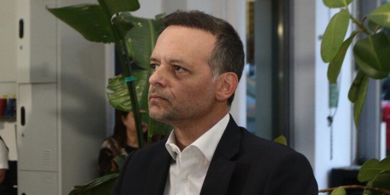 Δούκας ζητά άμεση συνάντηση για τις ζημιές στις πολυκατοικίες της Κυψέλης