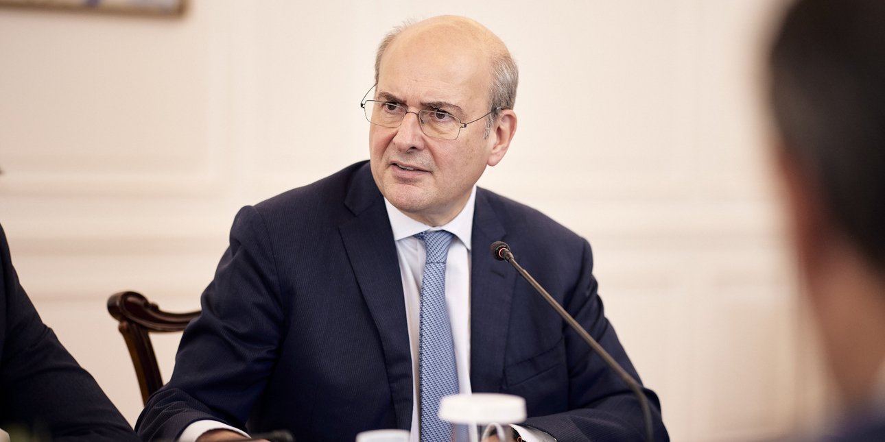 Η κυβέρνηση προωθεί αδιάλειπτη στήριξη στην αγορά ενέργειας εν μέσω διεθνών αναταράξεων